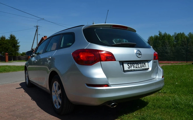 Opel Astra cena 26900 przebieg: 183000, rok produkcji 2012 z Przysucha małe 254